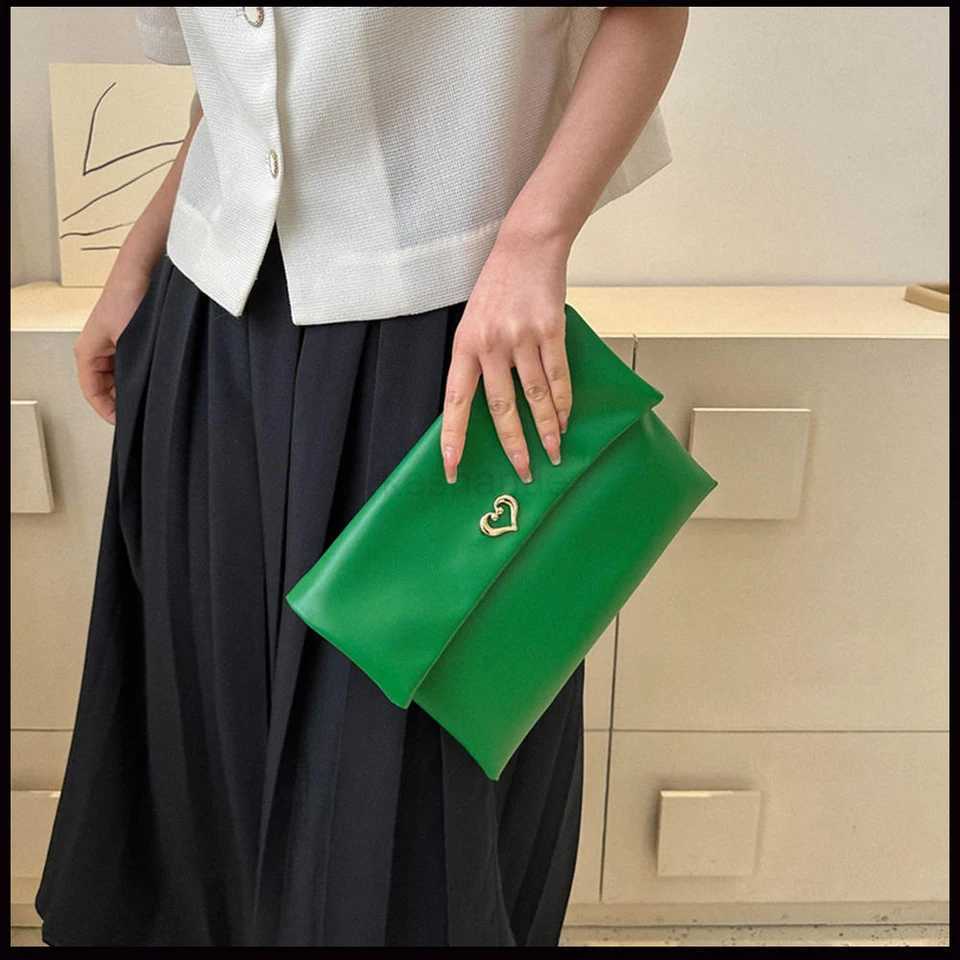 Fashion Trend Women Clutch PU Leather Heart Decoration Evelope Bag Wristlet Bags Female Casual Small Handbags Day Pouch PurseXJ240729