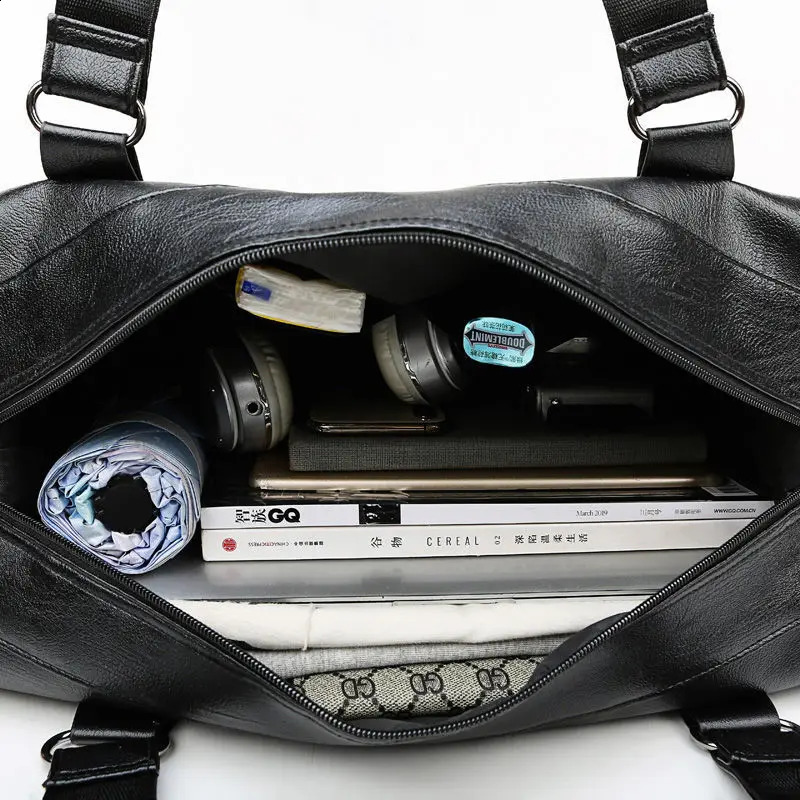 Fashionable mens travel bag large capacity leather portable business handbag cross body casual mens travel bag shoulder travel bag 241223