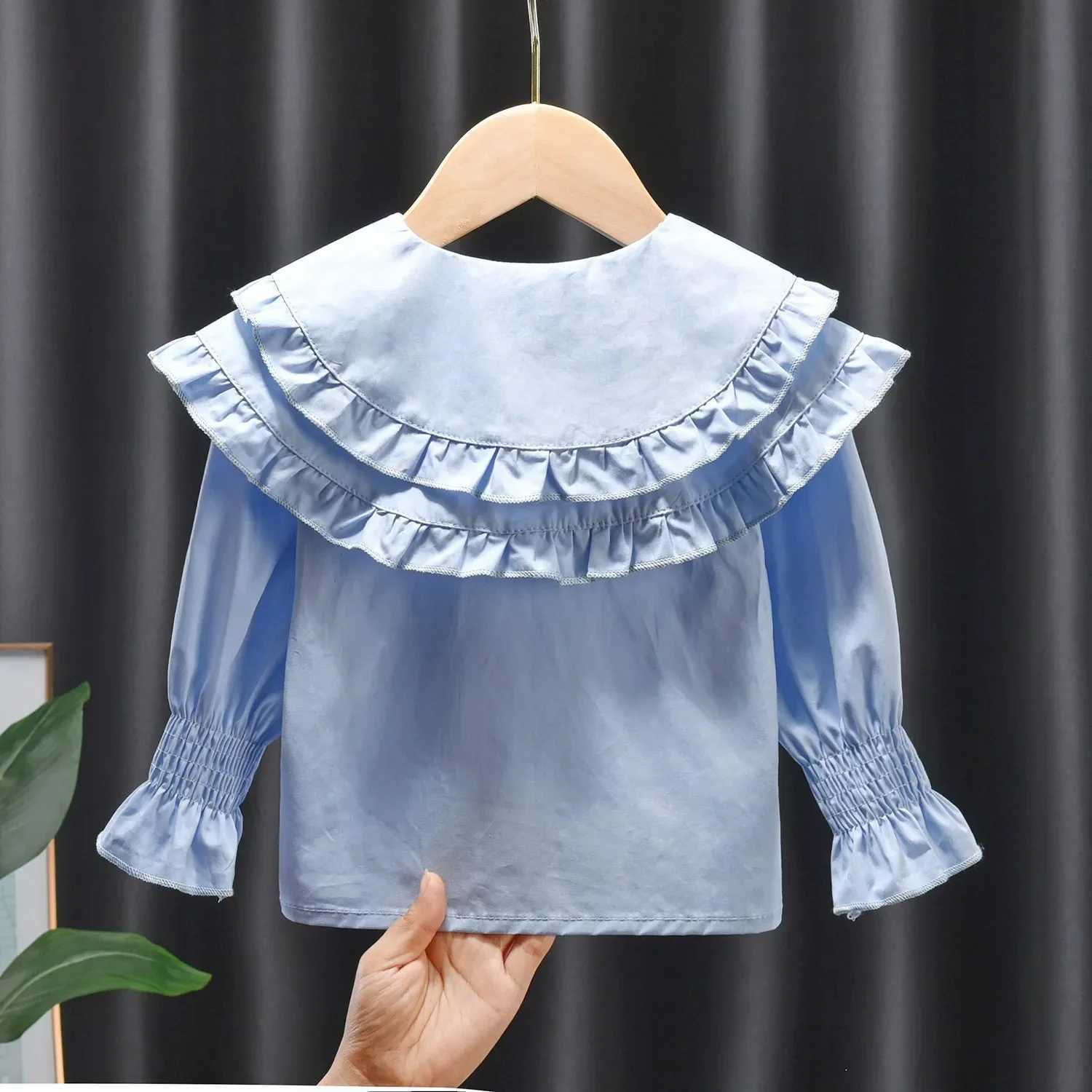 Baby girl Blouses childrens white and blue shirt 2024 spring/summer doll collar top for children aged 1 to 6 Korean clothingW240729