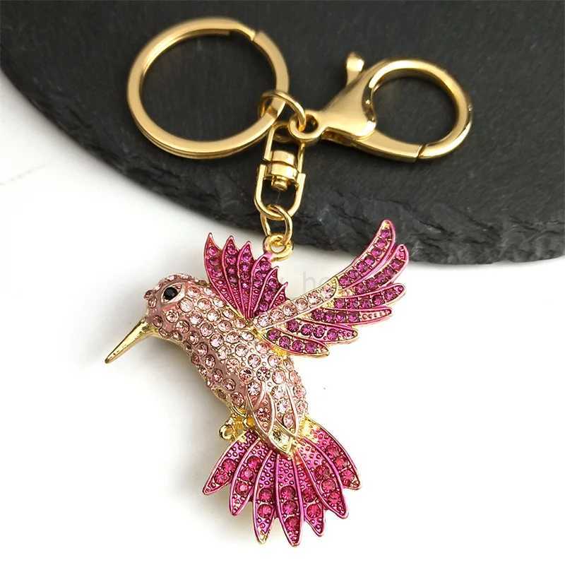 Pink Hummingbird Keychain for Women Men Rhinestone Gold Color Alloy Animal Birds Purse Bag Key Chain Jewelry llavero K9217S01L240729
