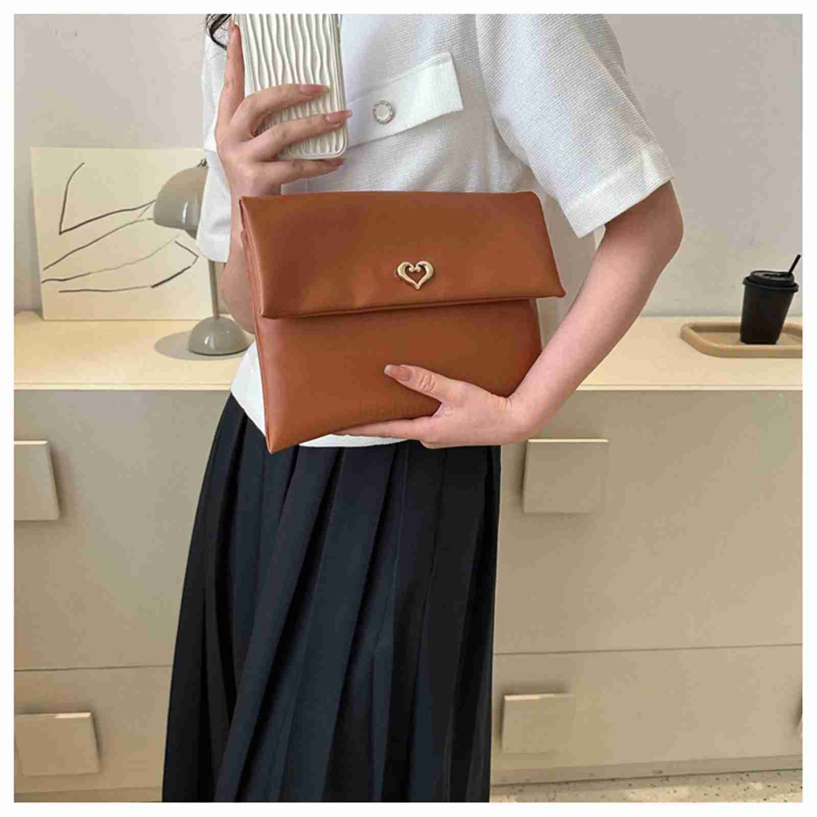 Fashion Trend Women Clutch PU Leather Heart Decoration Evelope Bag Wristlet Bags Female Casual Small Handbags Day Pouch PurseXJ240729