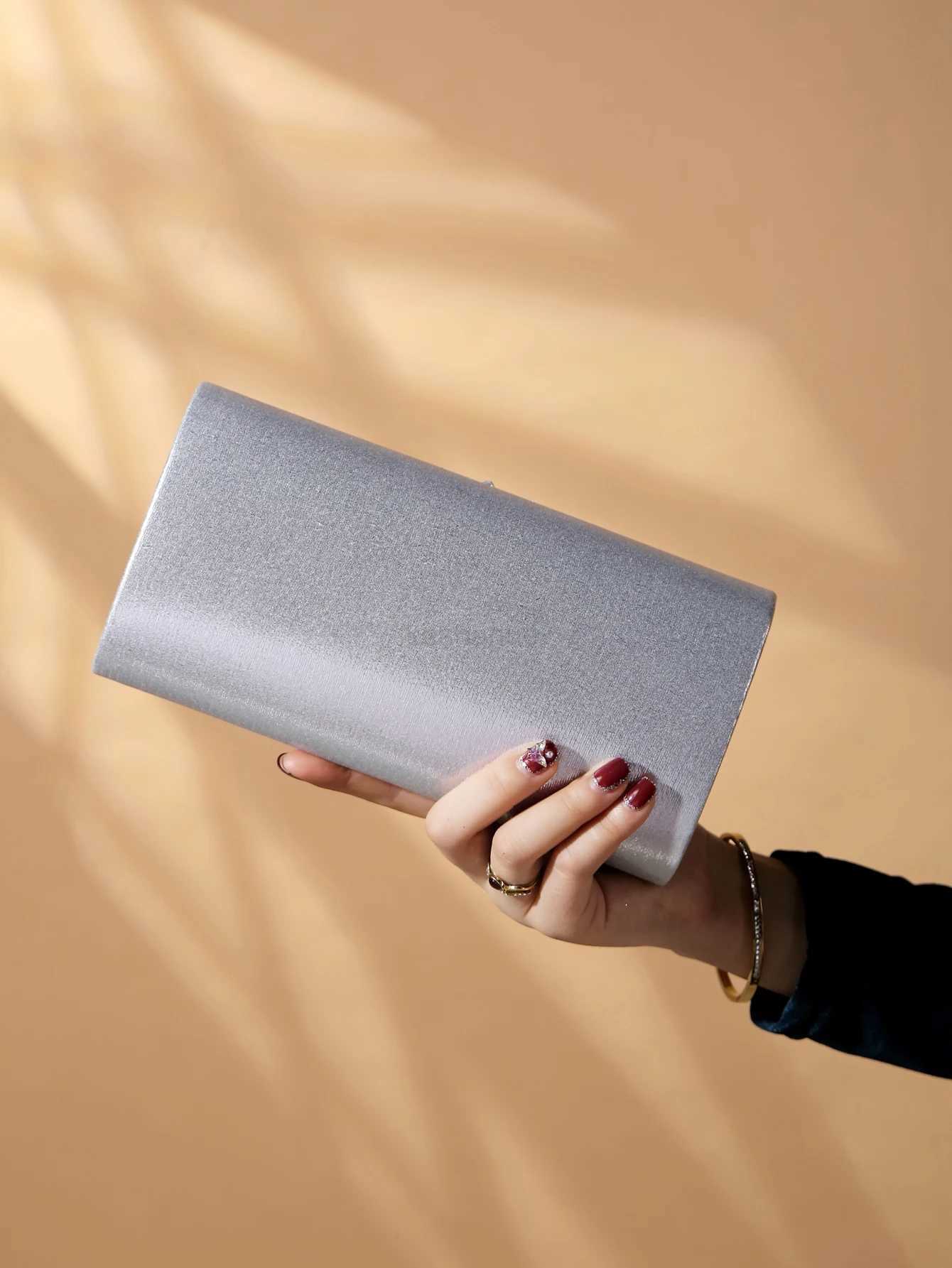 1 Mini Bow Embellished Womens Evening Bag Magnetic Closure and Chain Evening BagSuitable for womens birthday partiesXJ240729