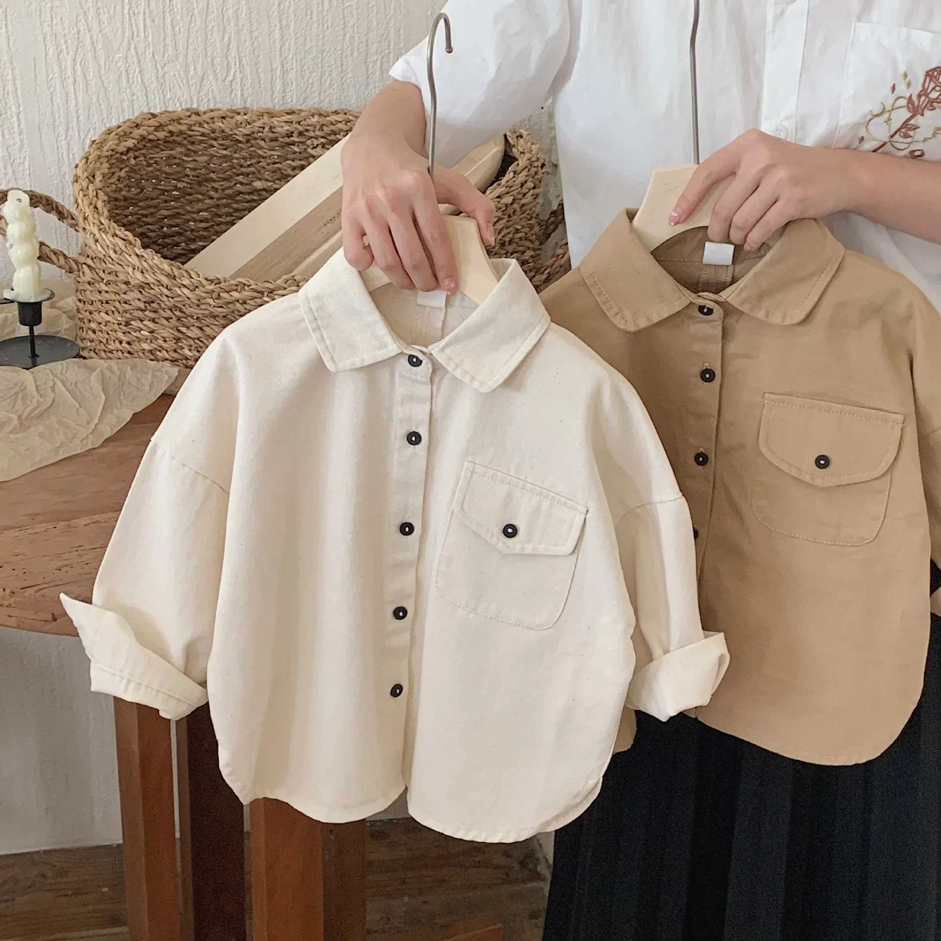 Boys shirts childrens shirts 2023 autumn Korean retro solid shirts baby casual jackets childrens long sleeved topsW240729