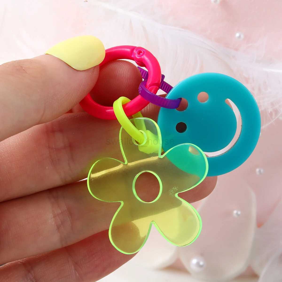 Y2K Smile Face Flower Keychain Cute Acrylic Key Chain Ring Purse Bag Backpack Charm Back To School Accessories GiftL240729