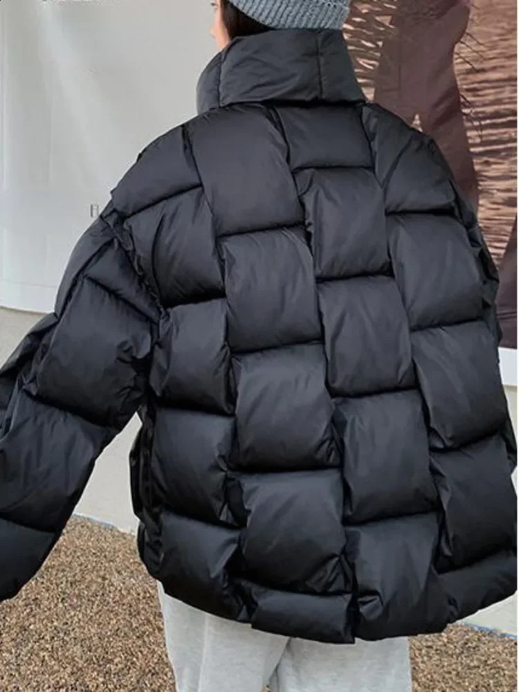 Winter Jacket for Women Three-dimensional Plaid Woven Fashion Coat Solid High Street Warm and Thick Winter Down Jacket 240729