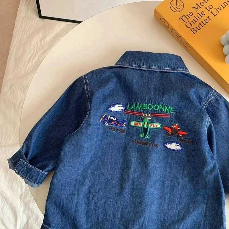 Fashion boy denim shirt cartoon embroidery childrens long sleeved jacket childrens loose casual denim jacketW240729