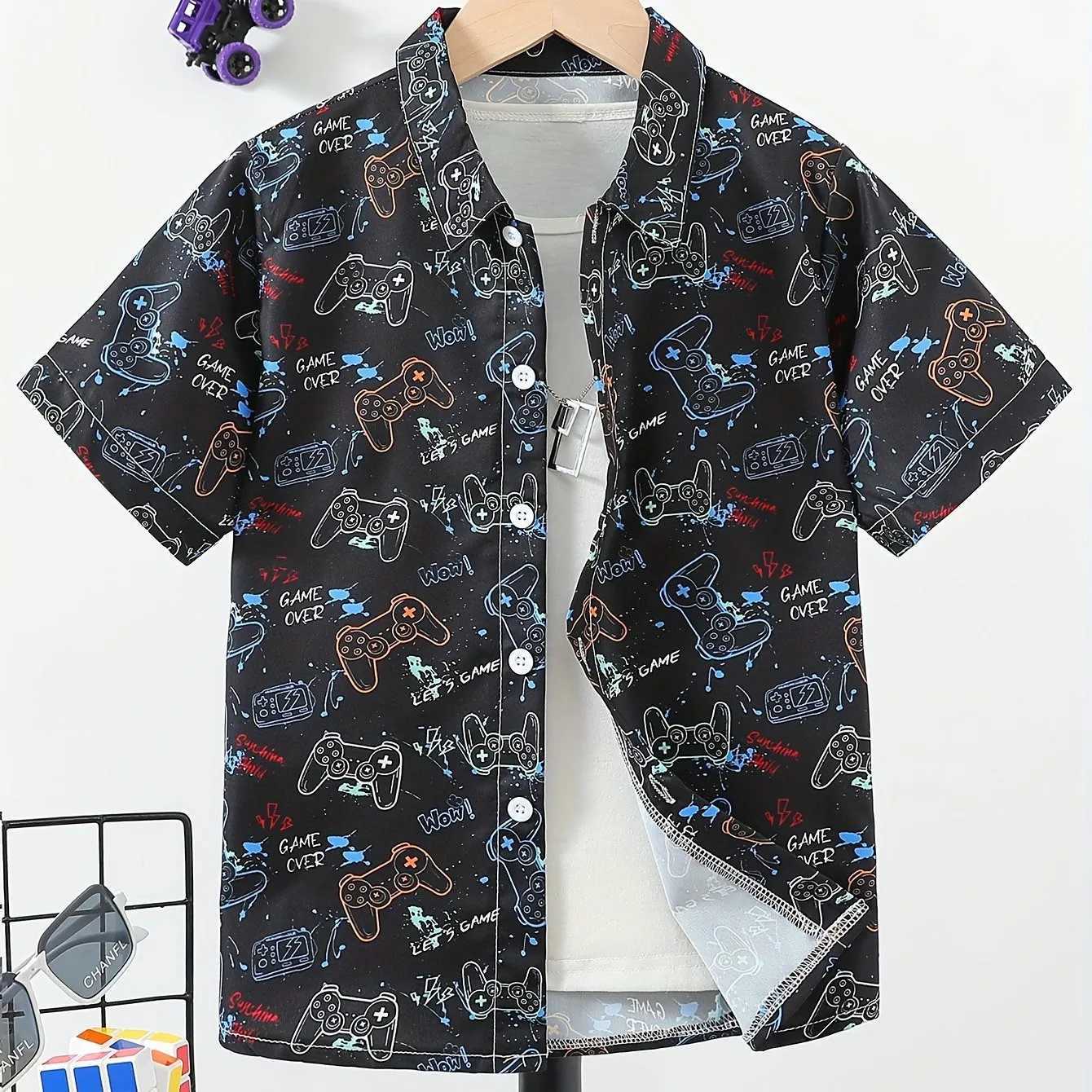 Childrens clothing boys game board pattern fashionable shirt childrens fashion clothing casual short sleeved creative T-shirt with collar topW240729