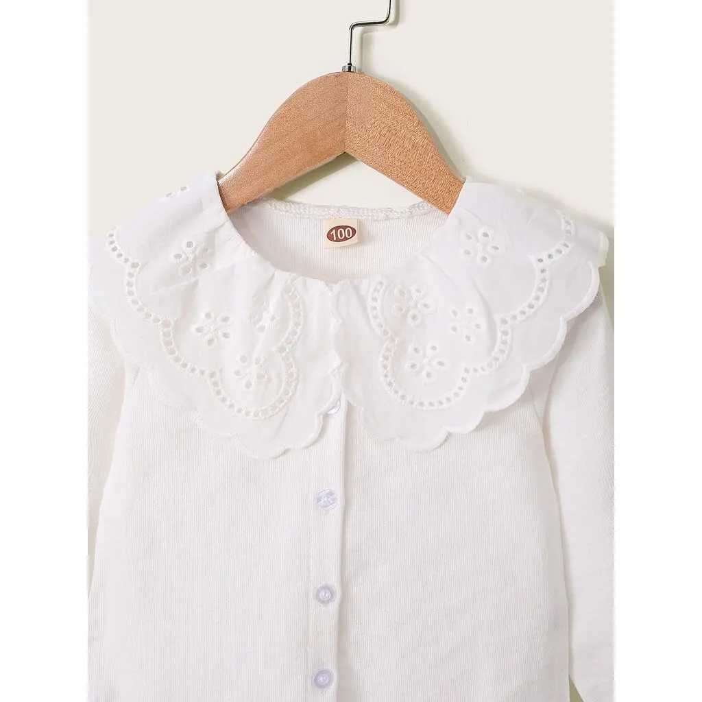 Childrens girl 1-6Y button up shirt with hollow lace collar white long sleeved cute Korean version autumn childrens girl clothingW240729