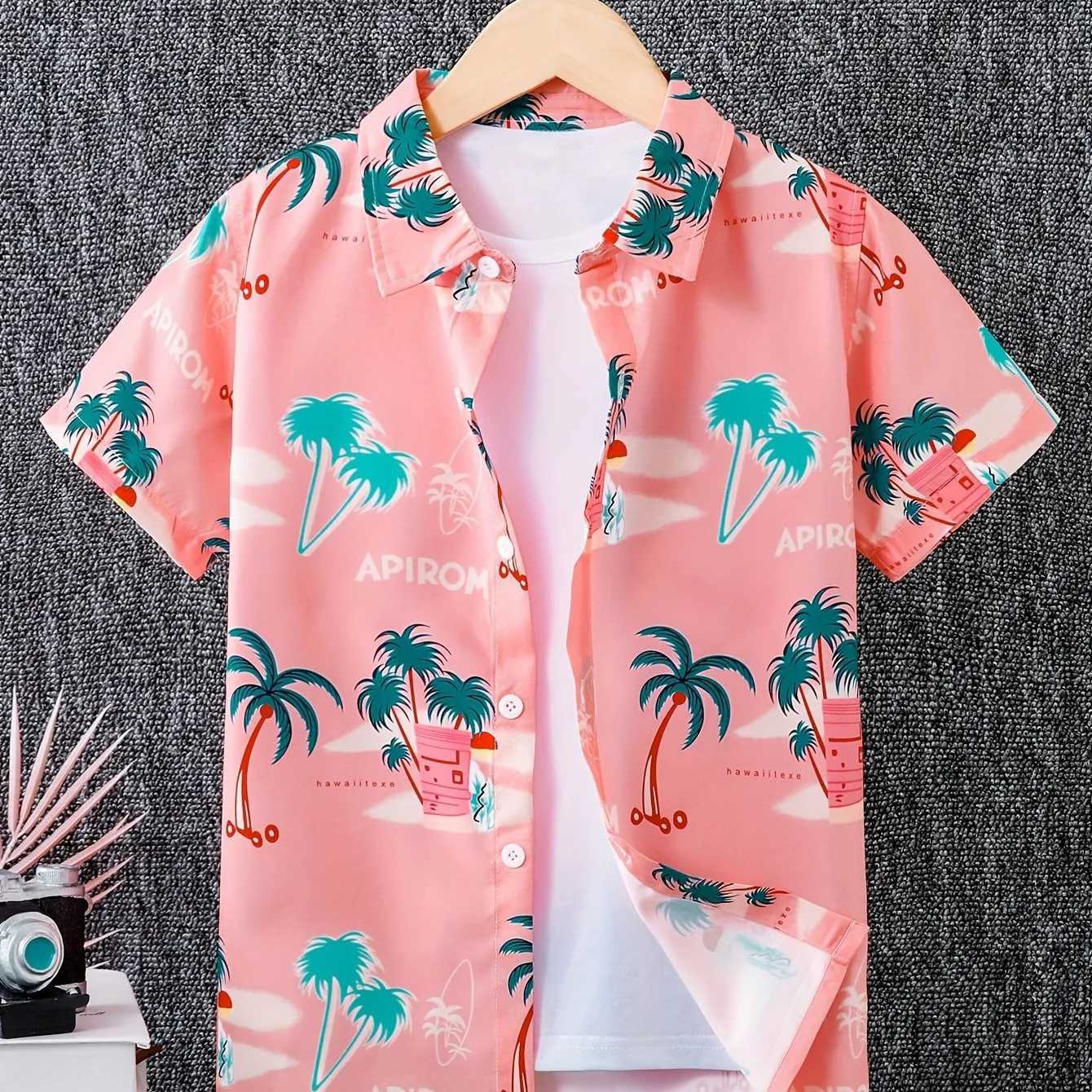Fashionable coconut tree print boys creative collar shirt comfortable casual short sleeved shirt top boys summer clothingW240729