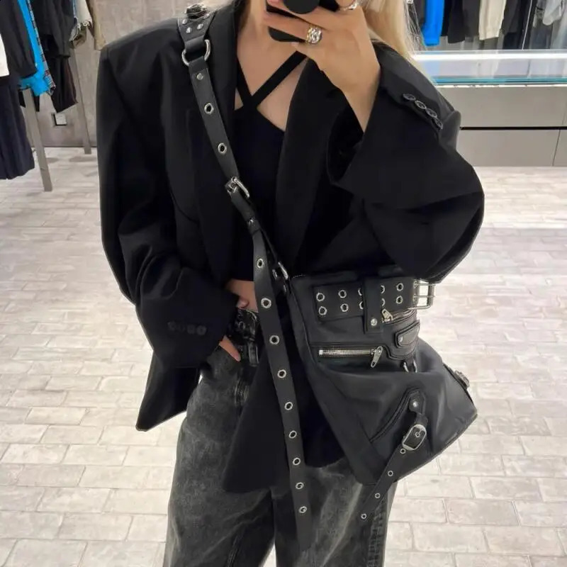 Y2k Fashion Black Crossbody Bags for Women Vintage Leather Rivet Bucket Punk Goth Large Capacity Motorcycle Hand 240729