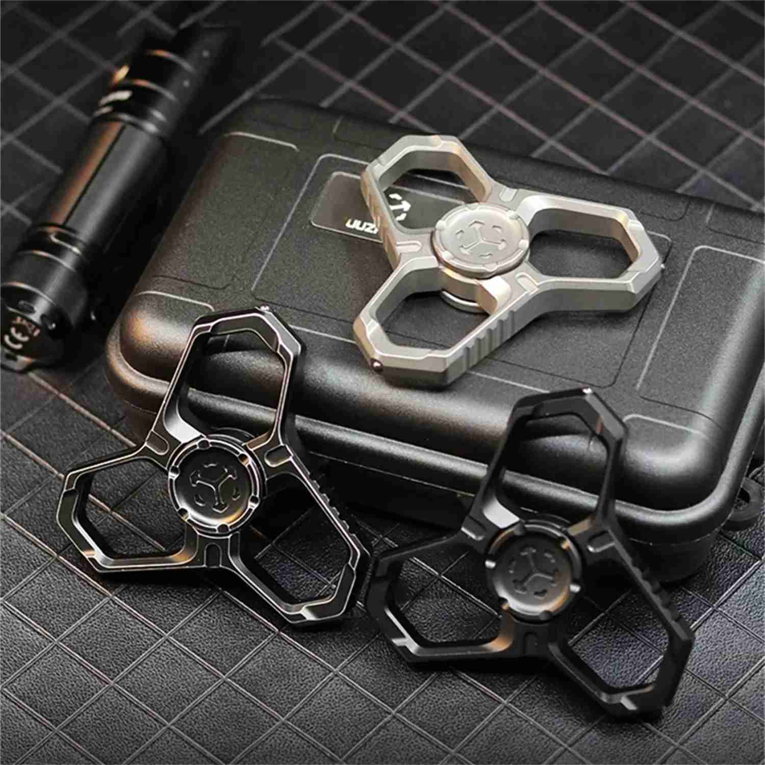 JUZHEN EDC Titanium alloy Fingertip Gyro Decompression Toy Window Breaker Boyfriend GiftM240729