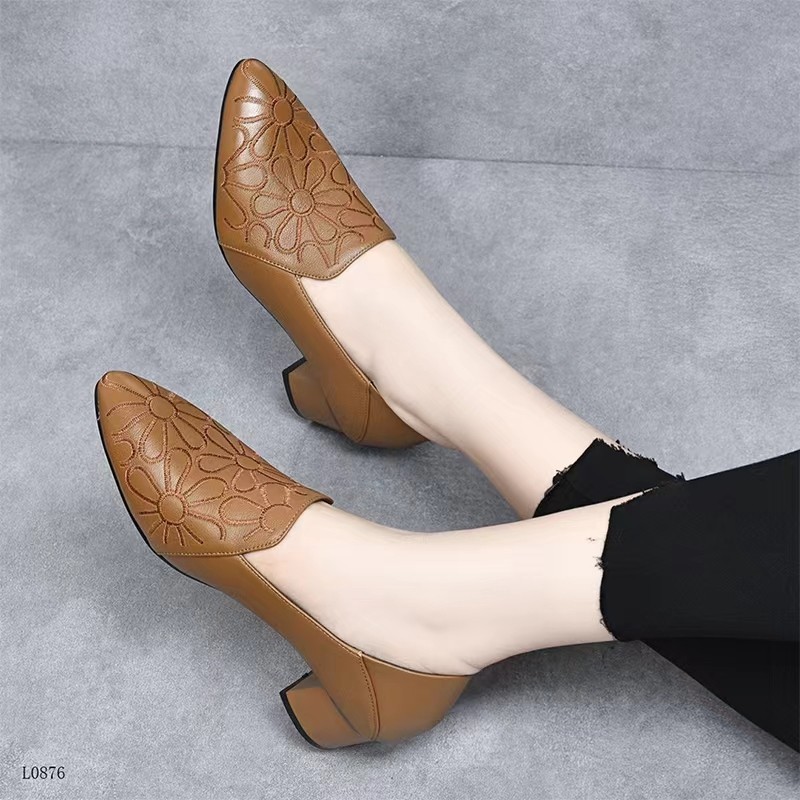 Soft soled pointed embroidered women's single shoes versatile new leather shoes high heels