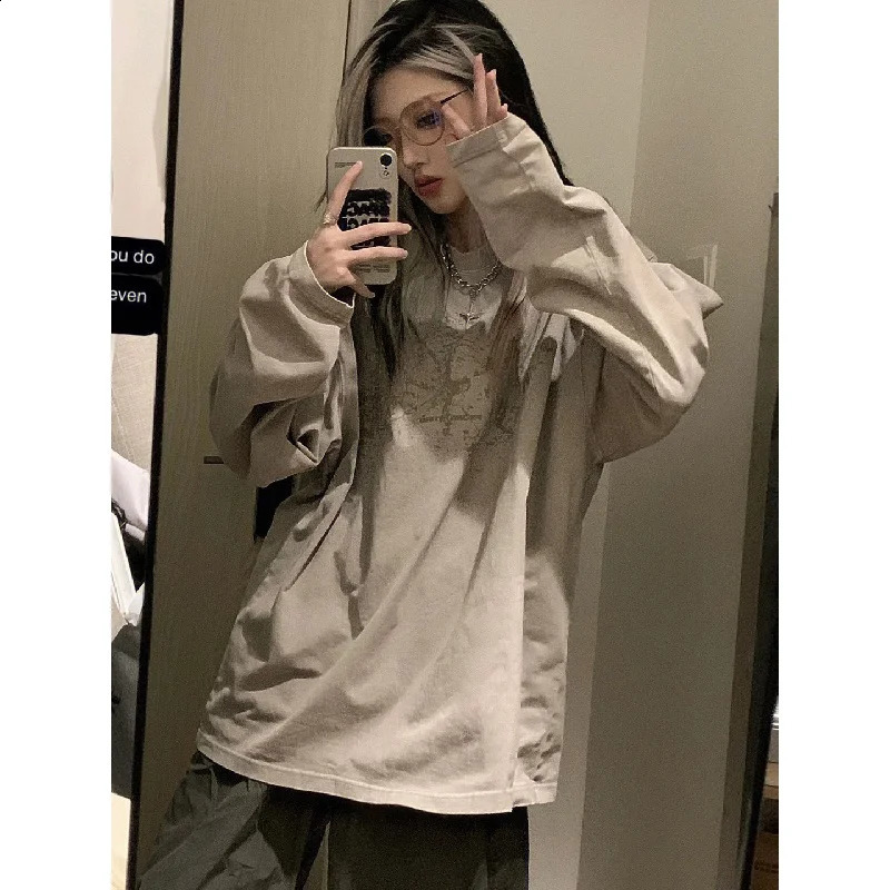 Summer Harajuku Khaki Long Sleeve Tshirts Women Y2k Vintage Print Tees 90s Streetwear Graphic T Shirts Girls Oversize Loose Tops 240729
