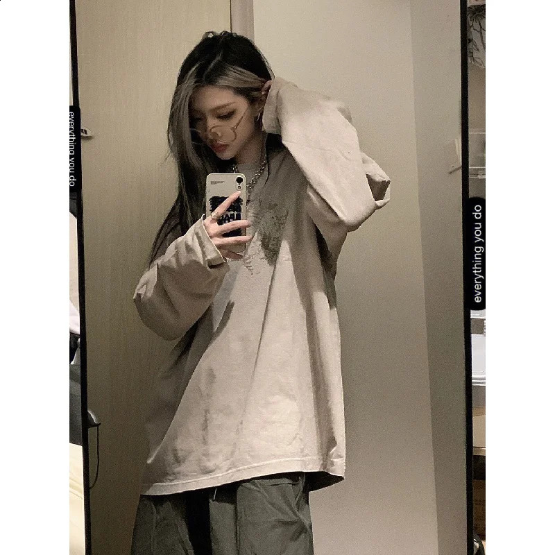 Summer Harajuku Khaki Long Sleeve Tshirts Women Y2k Vintage Print Tees 90s Streetwear Graphic T Shirts Girls Oversize Loose Tops 240729