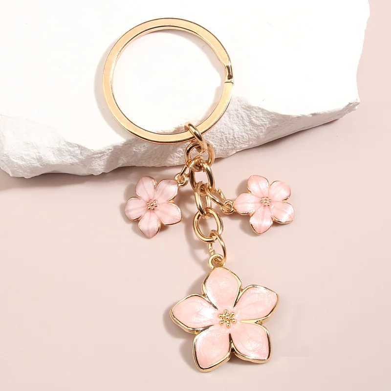Cute Plant Keychain Sakura Flower Key Ring Enamel Key Chains For Women Girls Handbag Accessorie Car Keys DIY Sweet Jewelry GiftsL240729