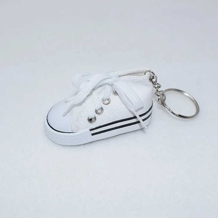 7.5CM 3D Novelty Canvas Sneaker Tennis Shoe Keychain Key Chain Pendants Party Jewelry Car Simulation Keyring for Men And WomenL240729