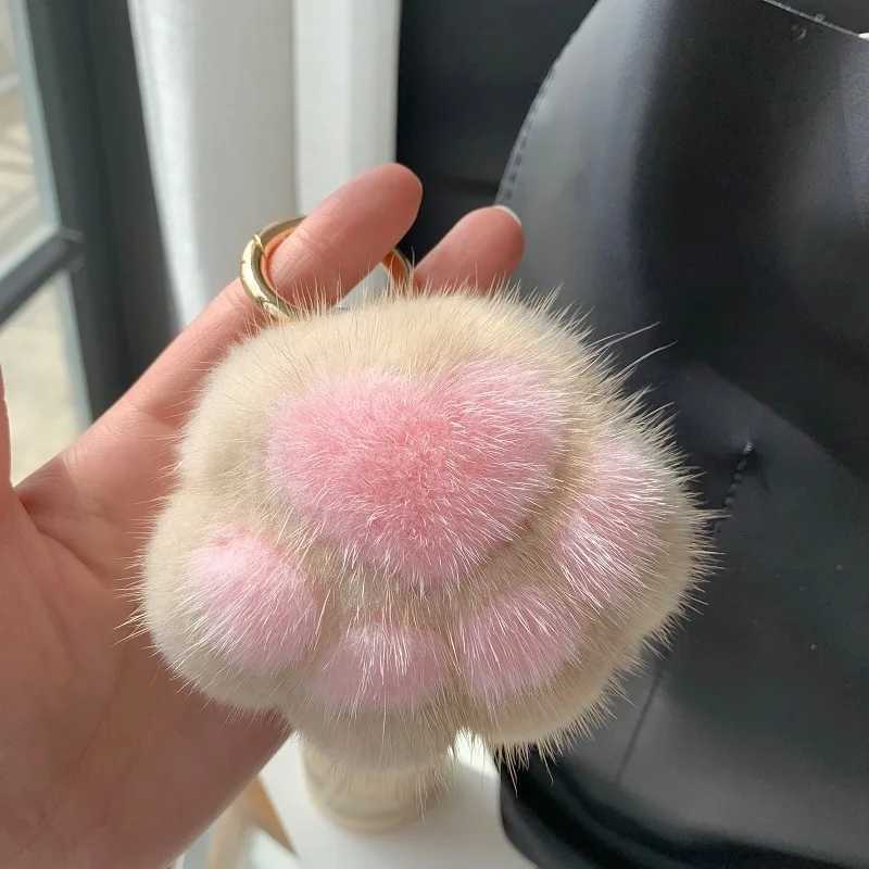Pendant Keyrings Gift Plush Cute Cat Claw Real Mink Fur Keychain Women Bag Ornaments Small Paw Toy Soft Pom Ball Car KeyL240729