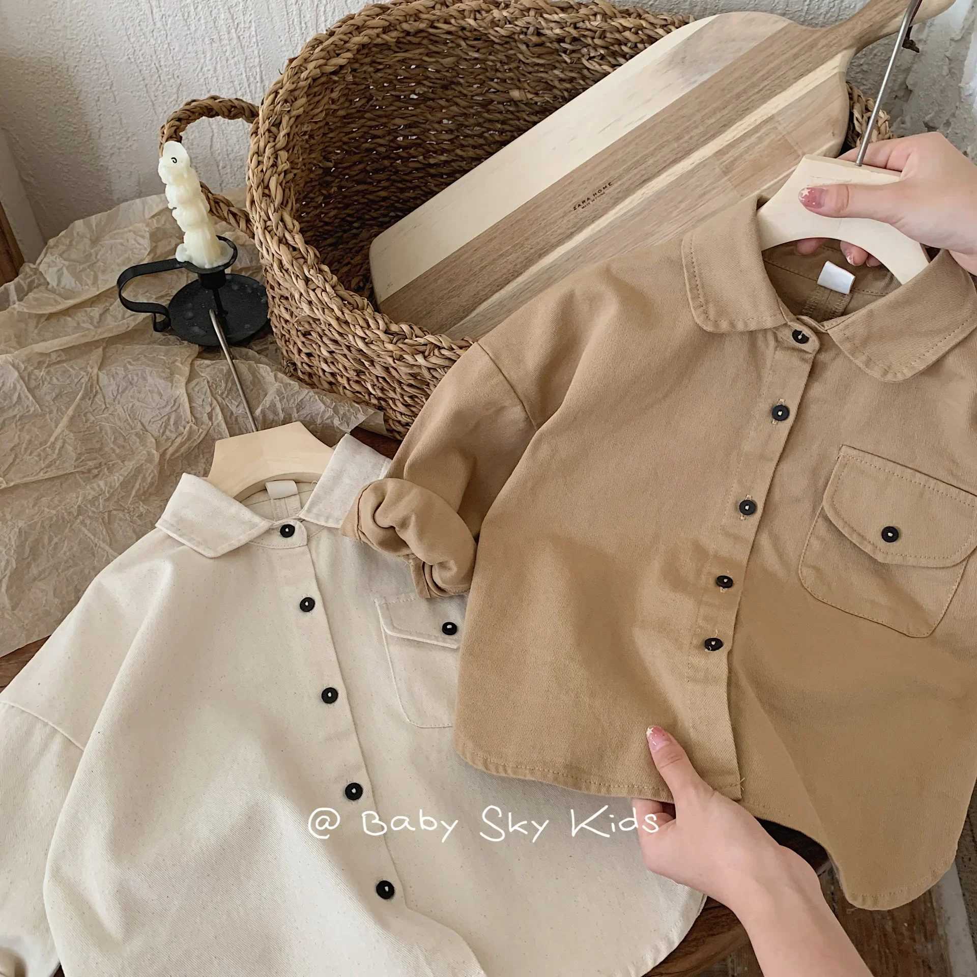 Boys shirts childrens shirts 2023 autumn Korean retro solid shirts baby casual jackets childrens long sleeved topsW240729