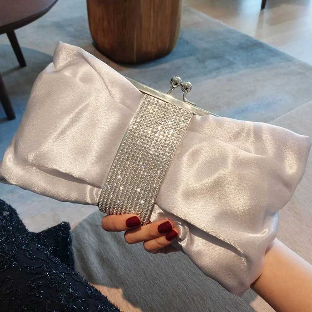 Luxury Chain Rhinestone Bow Handbag Diagonal Shoulder Bags Evening Party Purse Wedding Clutch BagXJ240729