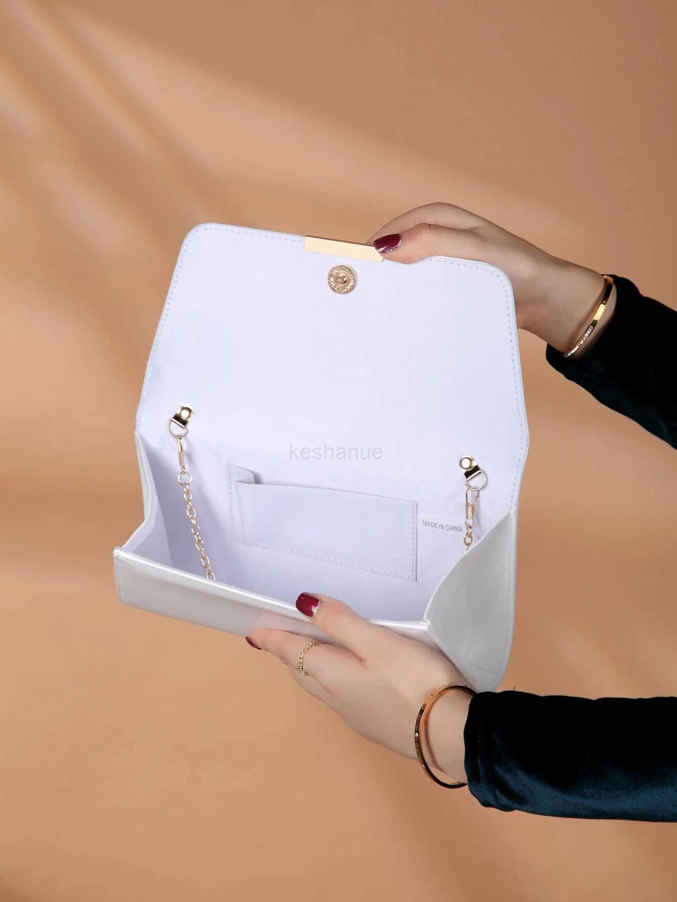 Stylish Metal Spliced Evening Bag Womens Clutch Patent Leather Envelope Wallet Suitable for Wedding Party Gift TravelXJ240729