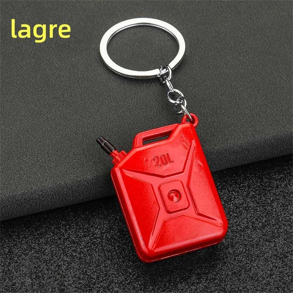 Funny Mini Red Gasoline Bucket Pendant Keychain Creative Oil Barrel Spray Charms Keyrings For Men Accessories Motorcycling GiftL240729