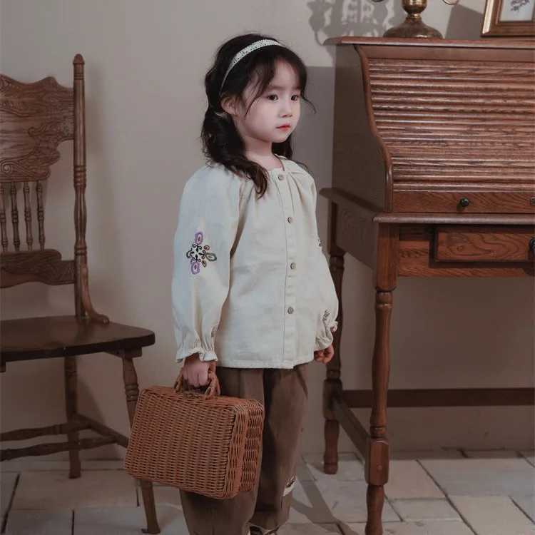 Girls Shirt 2024 Summer New Childrens Clothing Korean Style Foreign Style Embroidered Shirt Girl Baby Casual Simple CompetitionW240729