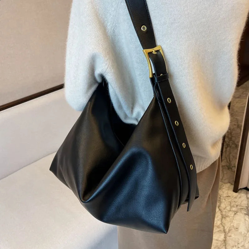 Womens leather tote bag with large capacity simple and versatile commuting bag fashionable and casual one shoulder crossbody 240729