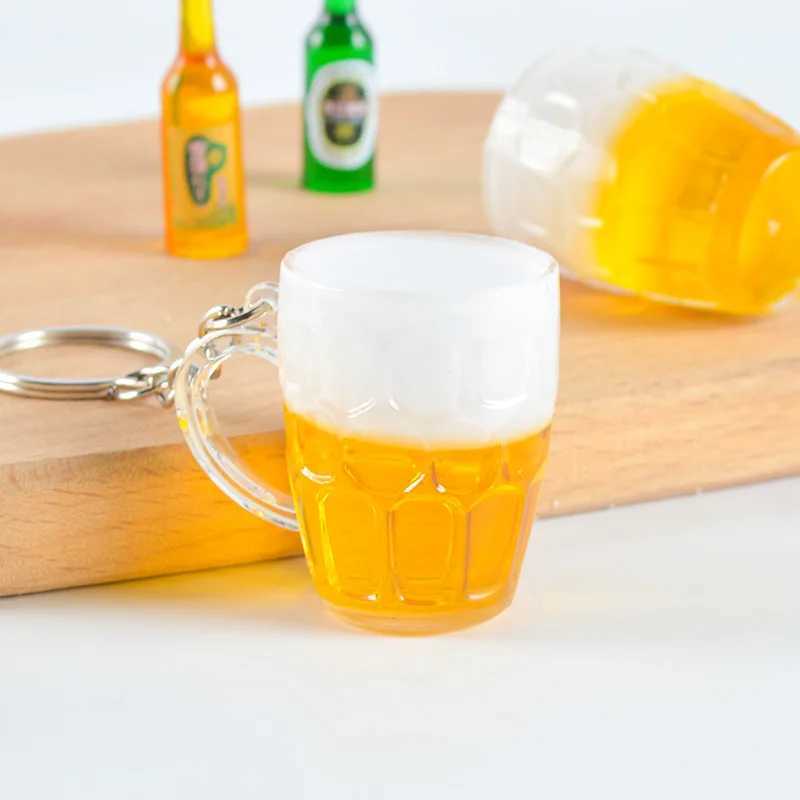 Funny Simulation Beer Mug Keychain Miniature Beer Pendant Keyring for Man Women Couple Bag Trinkets Bar Souvenir GiftL240729