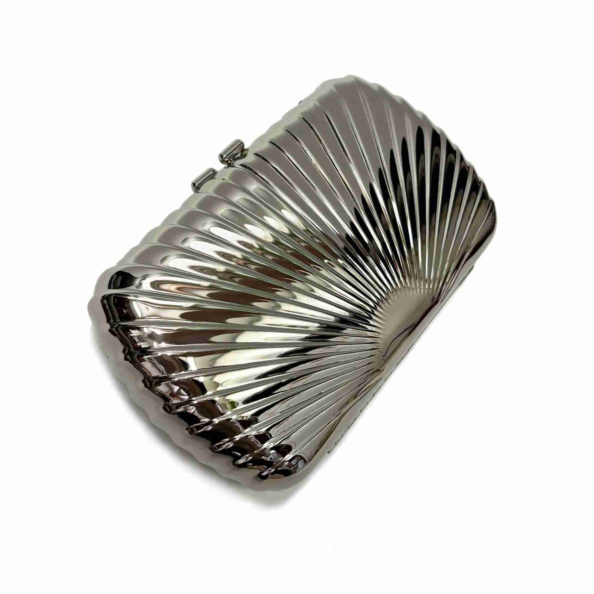 New minimalist metal shell three-dimensional banquet dress hand-held single shoulder crossbody womens bagXJ240729