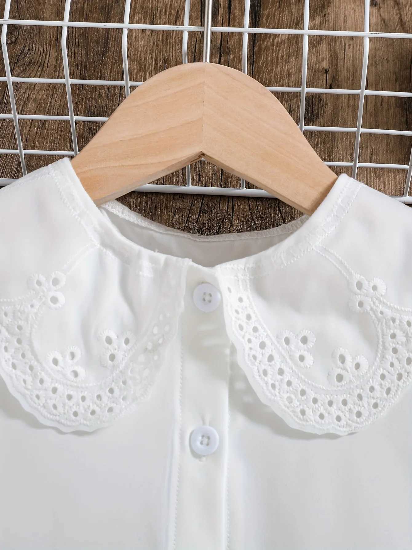 Girls summer retro cute short sleeved doll collar shirt with bubble sleeves college styleW240729