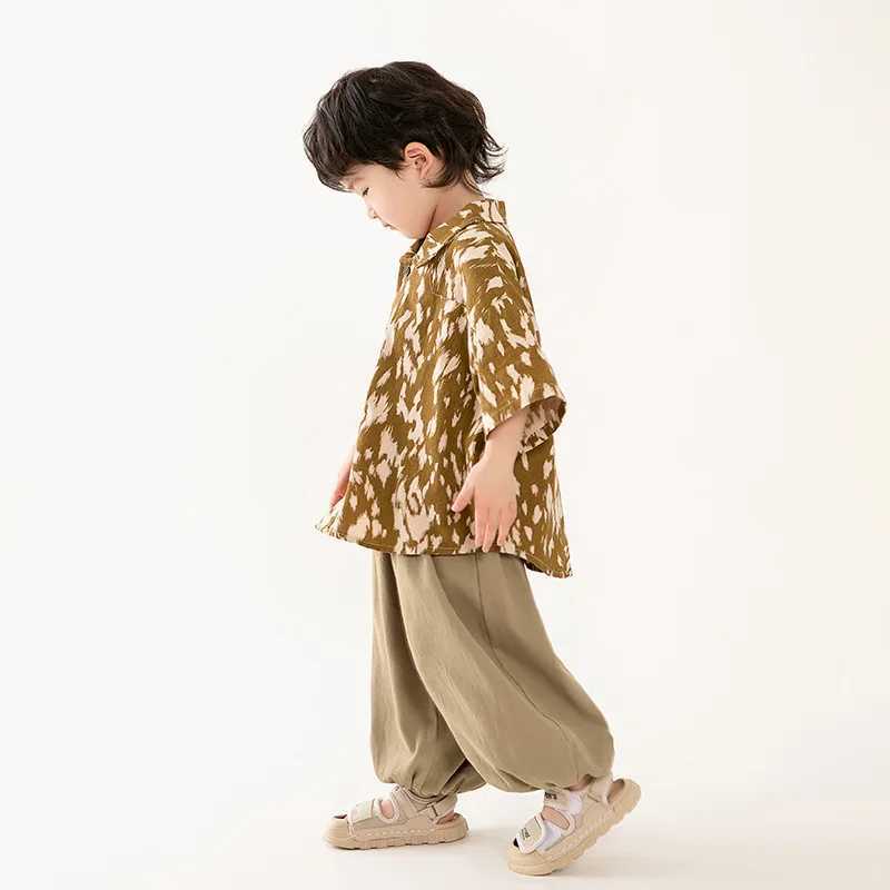 Childrens clothing boys short sleeved shirt summer 2024 Korean retro floral shirt casual simple childrens cotton shirtW240729