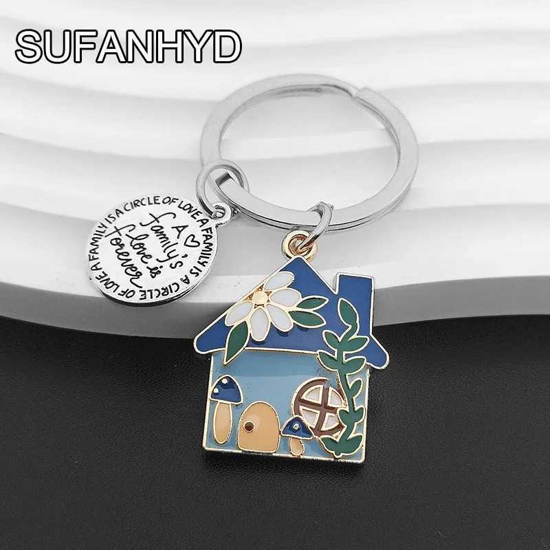 Lovely Family Keychain House Key Ring Cute Cabin Keychains for Women Gift for Family MemberL240729