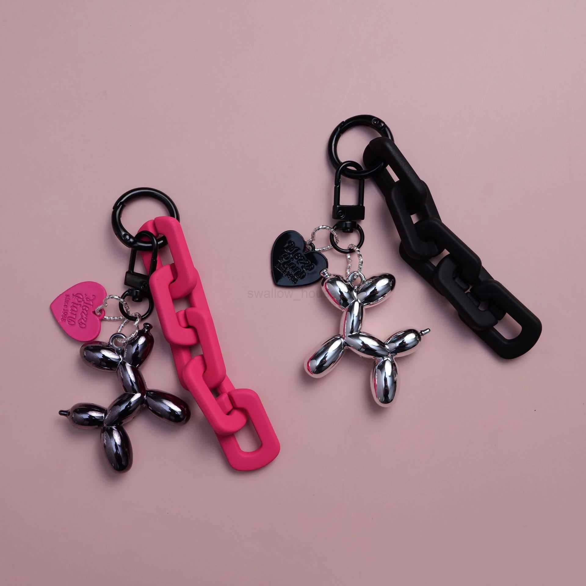 INS Punk Cute Balloon Dog Resin Key Chain Cartoon PU Black Heart Chains Keyring Car Bag Phone Pendant Keychain for Women CoupleL240729