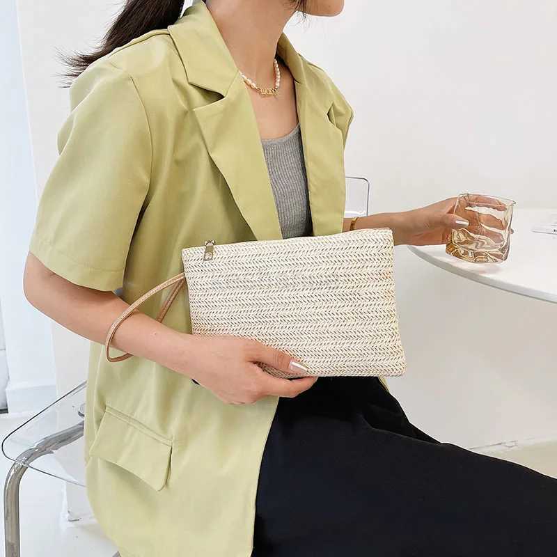 Women Clutch Bag Handmade Backpack Fashion Ladies Wristlet Girl Phone Solid Straw Woven Coin Purse Beach Wallet Fresh SweetXJ240729
