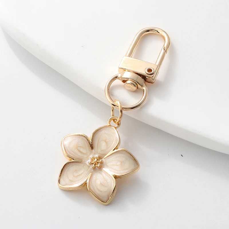 Lovely Enamel Keychains Beautiful Multiple Flowers Plants Key Rings For Women Girls Friendship Gift Handbag Decoration JewelryL240729