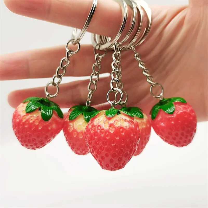 Creative Realistic Strawberry Keychain For Women Girl Jewelry 3CM Cute Fruit Car Key Holder KeyringL240729