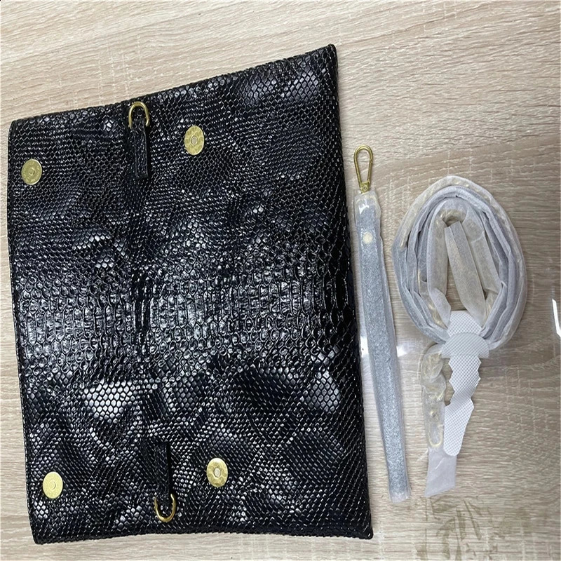 XMESSUN Snake Pattern Clutch Crossbody Bags for Women Fashion Trendy Shoulder Handbags and Purses Lady Party Envelope Bag 240729