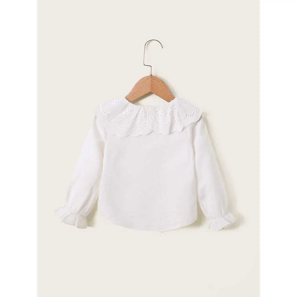 Childrens girl 1-6Y button up shirt with hollow lace collar white long sleeved cute Korean version autumn childrens girl clothingW240729
