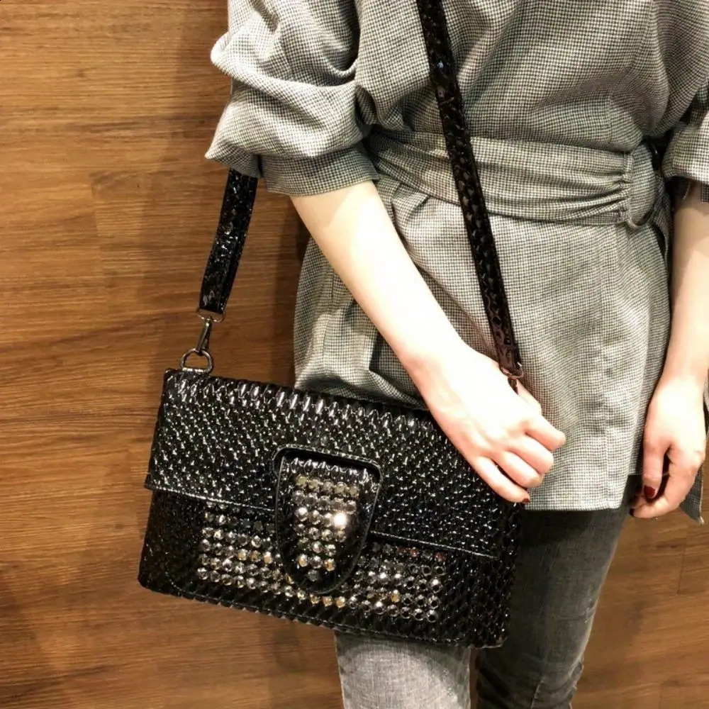 Womens Fashion Banquet Bag with Diamond Rivet Gothic Handbag Large Capacity Envelope One Shoulder Crossbody Handbag 240729
