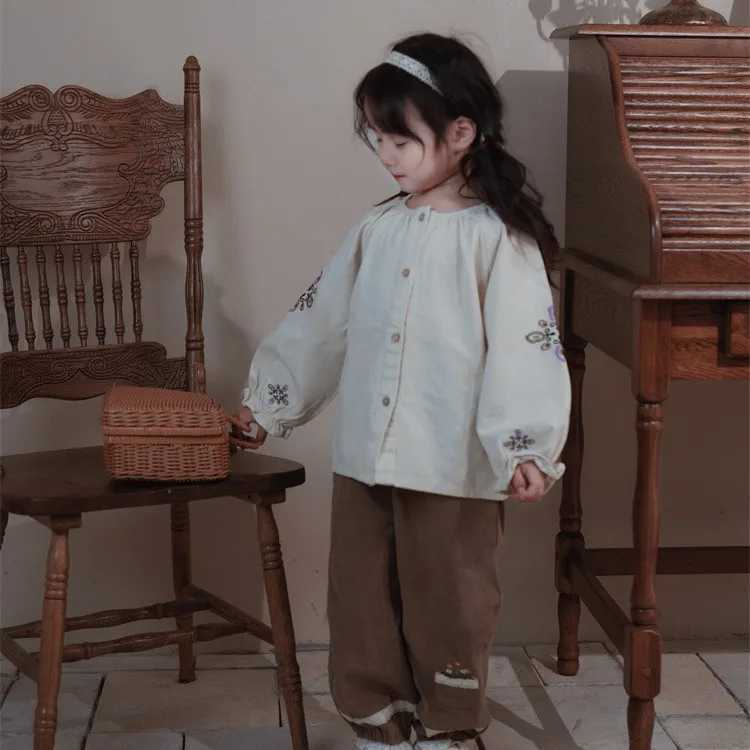 Girls Shirt 2024 Summer New Childrens Clothing Korean Style Foreign Style Embroidered Shirt Girl Baby Casual Simple CompetitionW240729