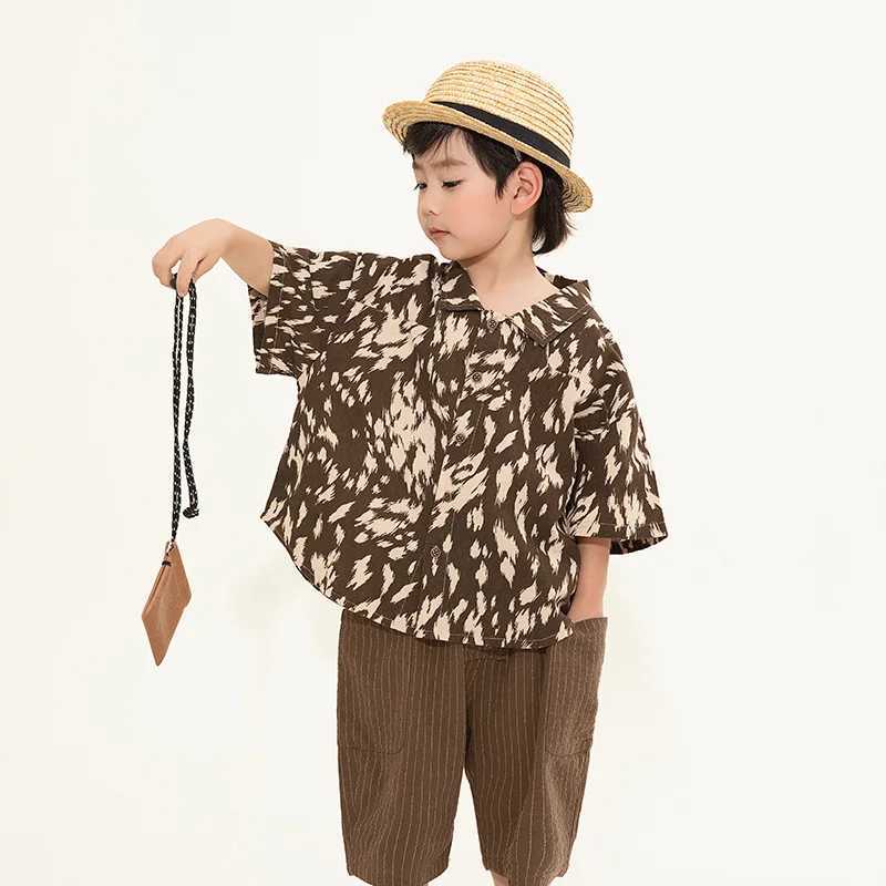 Childrens clothing boys short sleeved shirt summer 2024 Korean retro floral shirt casual simple childrens cotton shirtW240729