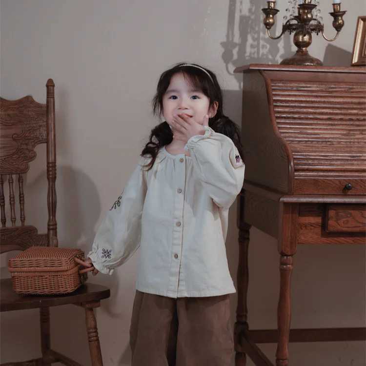 Girls Shirt 2024 Summer New Childrens Clothing Korean Style Foreign Style Embroidered Shirt Girl Baby Casual Simple CompetitionW240729