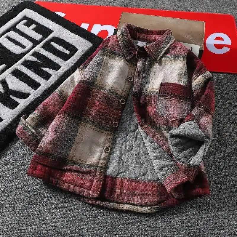 Boys shirt thickened plush winter childrens thickened warm shirt Korean plaid autumn and winter seasonal jacketW240729