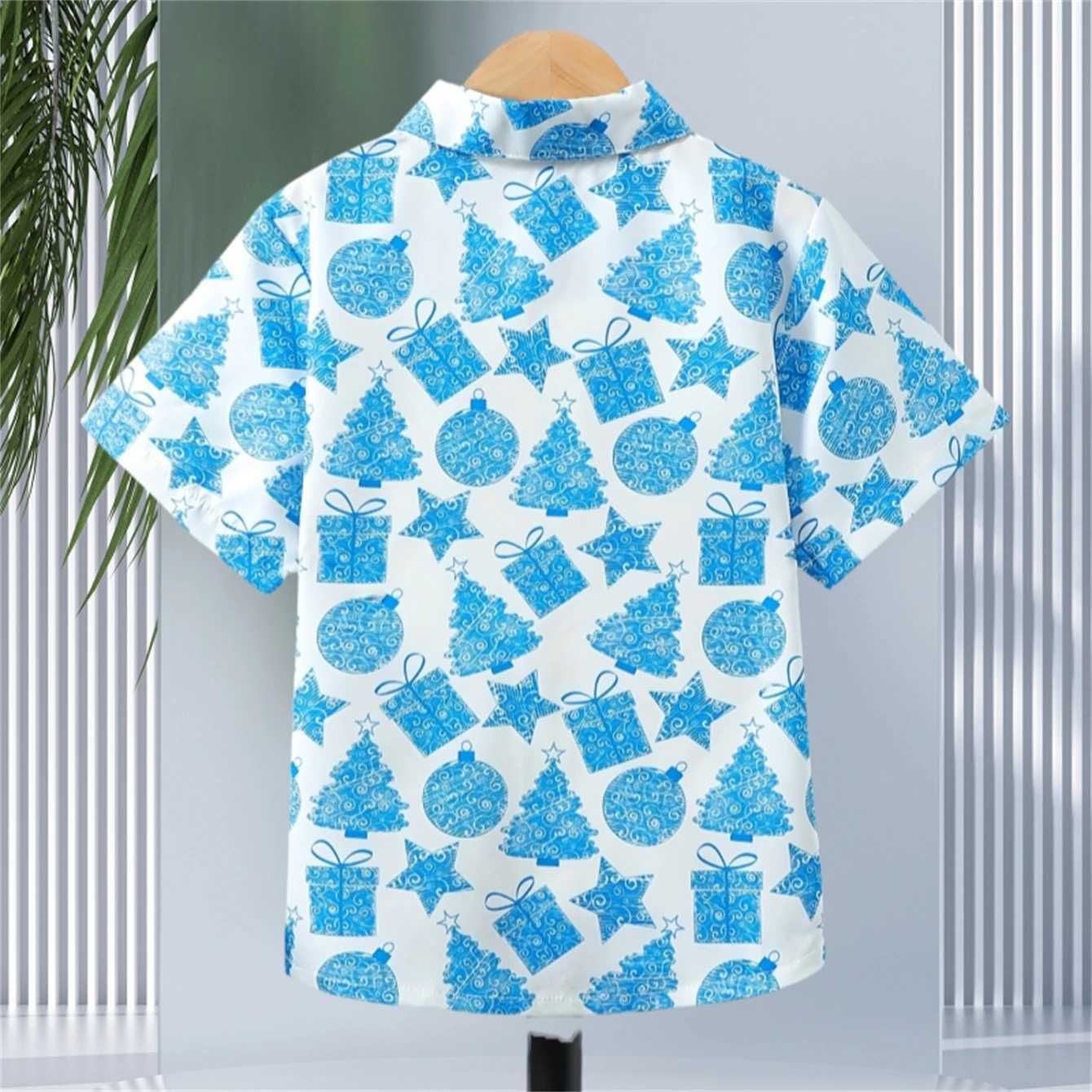 Boys Creative Christmas Tree Pattern Shirt Casual Short Sleeve Button Loose Comfortable Summer Holiday Shirt Boys Fashion T-shirtW240729