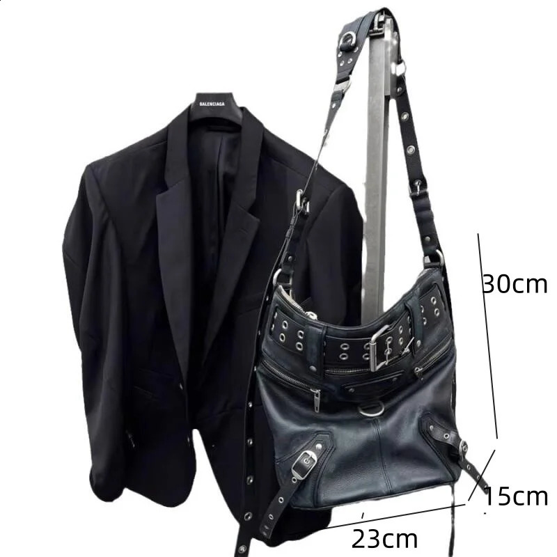 Y2k Fashion Black Crossbody Bags for Women Vintage Leather Rivet Bucket Punk Goth Large Capacity Motorcycle Hand 240729