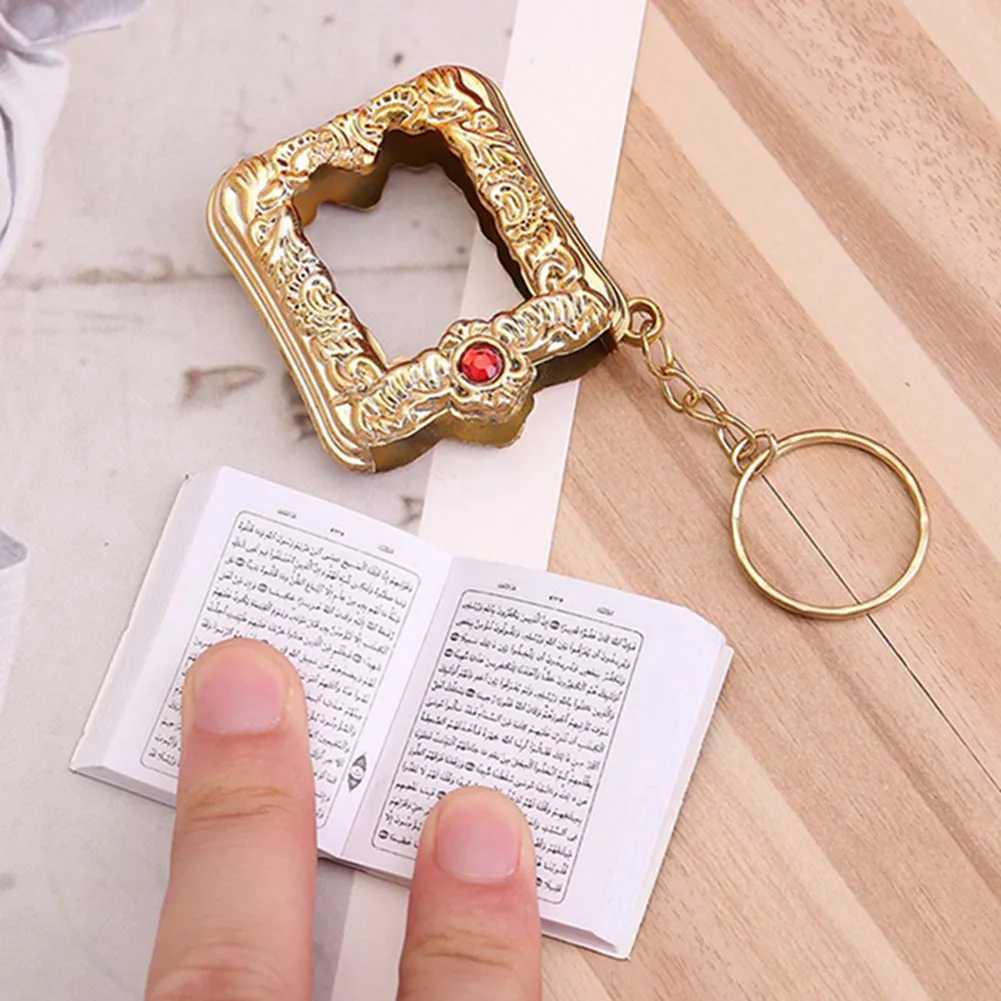 1Pcs Resin Islamic Mini Ark Quran Book Keychain Muslim Real Paper Can Read Pendant Key Ring Keychain Religious Jewelry porte clL240729