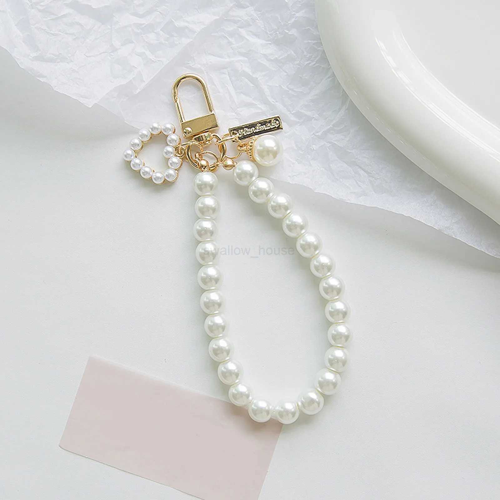 Hot Keychains For Men Car Bag Womens Faux Pearl Keychain Golden Car Key Chain Backpack Key Pendant Accessory Key Ring chaveiroL240729
