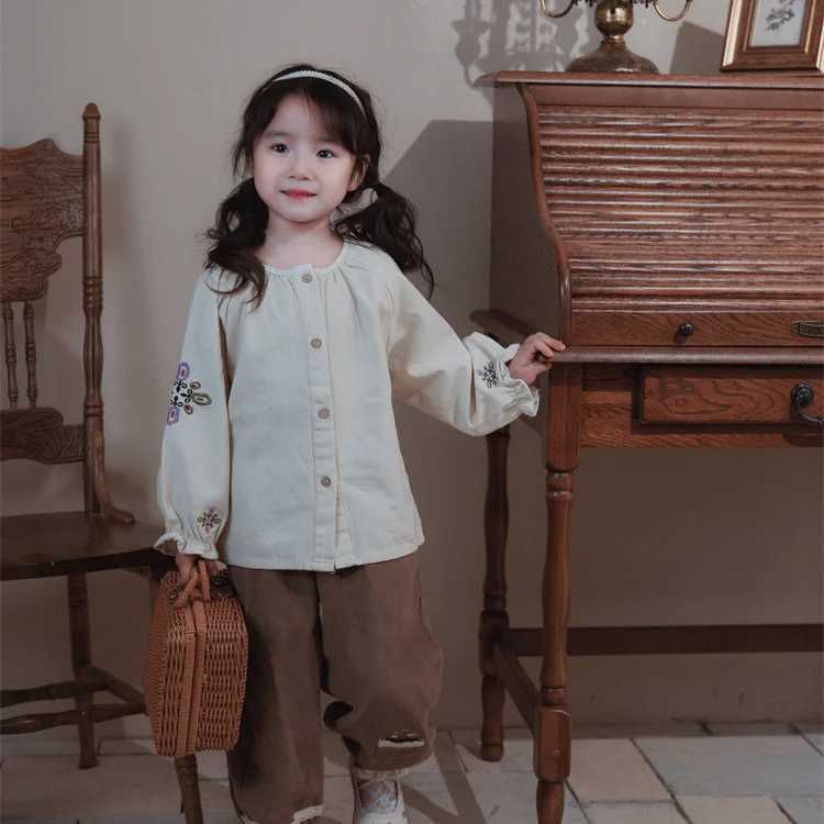 Girls Shirt 2024 Summer New Childrens Clothing Korean Style Foreign Style Embroidered Shirt Girl Baby Casual Simple CompetitionW240729