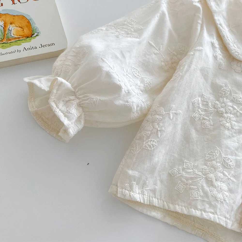 Preschool girl shirt Peter Pan collar flower autumn childrens clothing long sleeved topW240729