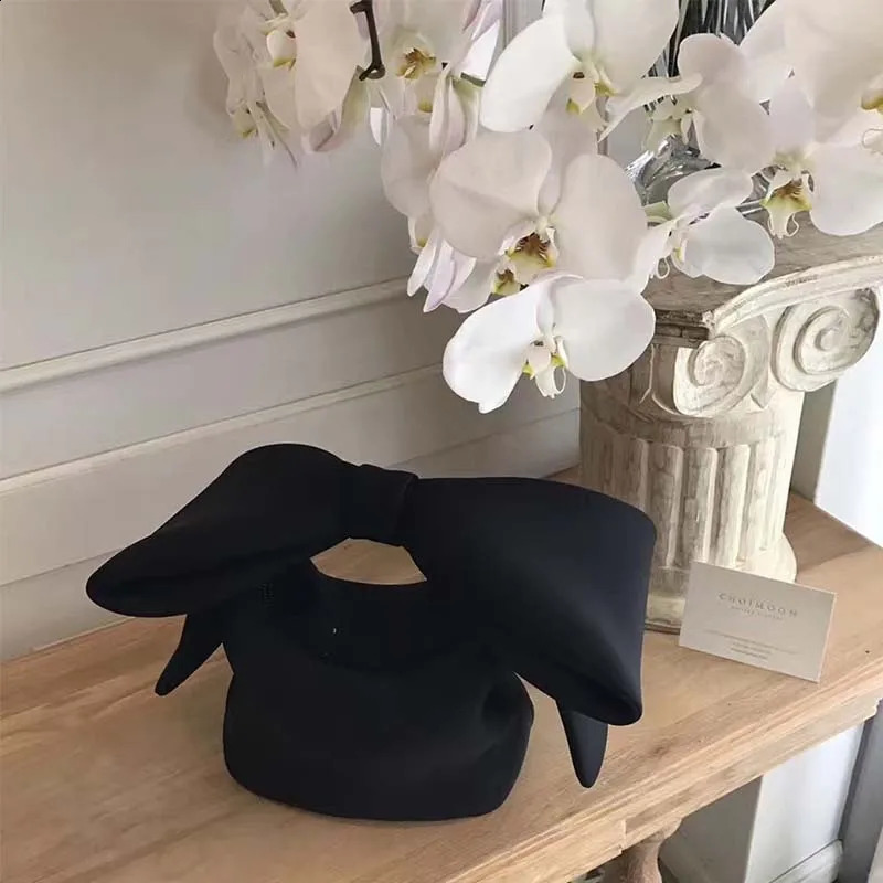 INS Concave Single Shoulder Bag Makeup Bag RIBBON BAG Cute Bow Space Cotton Handbag Vintage Bow Womens Personalized Handbag 240729